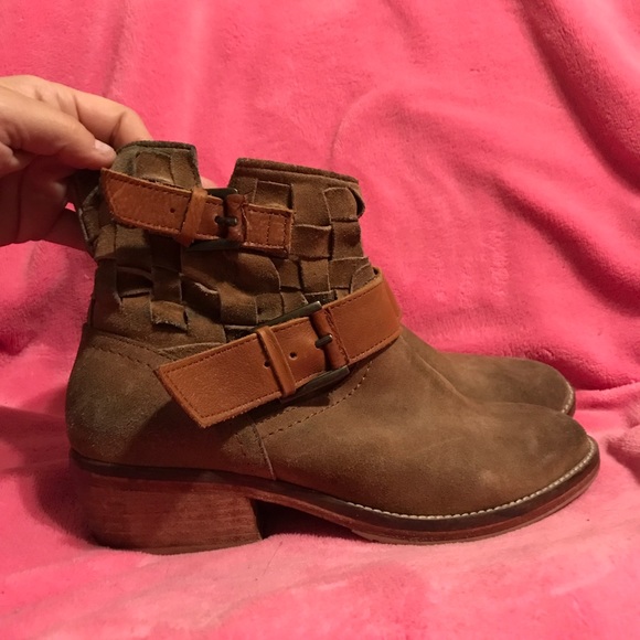 Tan ankle booties - Picture 2 of 3